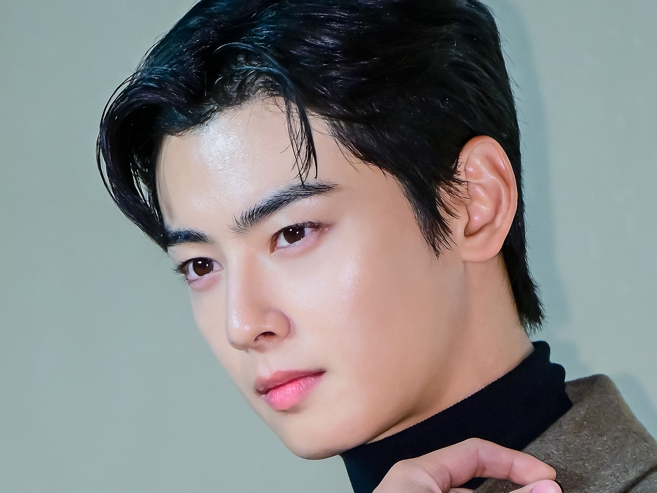 ドーム公演控えるASTRO・チャウヌ、入隊前のソロファンミーティングが全席完売！圧倒的な人気を証明