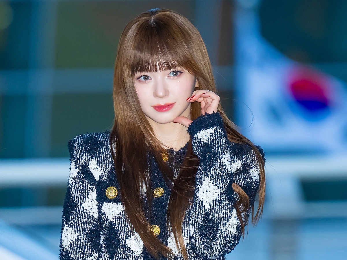 「聖地巡礼しにいく」Kep1er出身のMADEIN・マシロ、ディズニーシーを満喫！“プリンセス級”の美貌も披露【PHOTO】