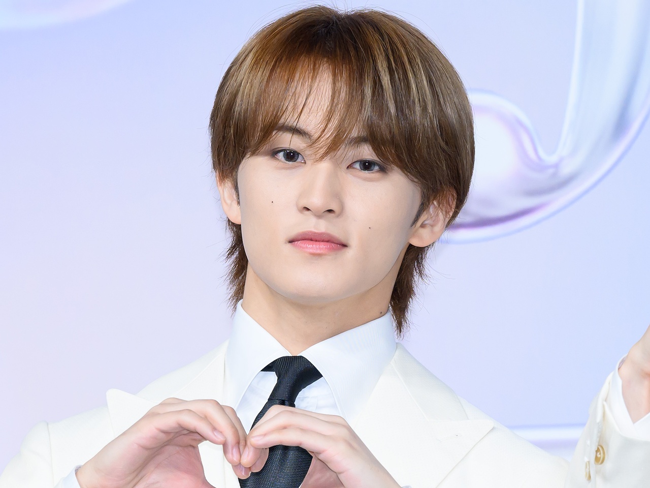 NCT・マーク、韓国での山火事復旧支援のために1億ウォン寄付「早く日常に戻れるように願う」