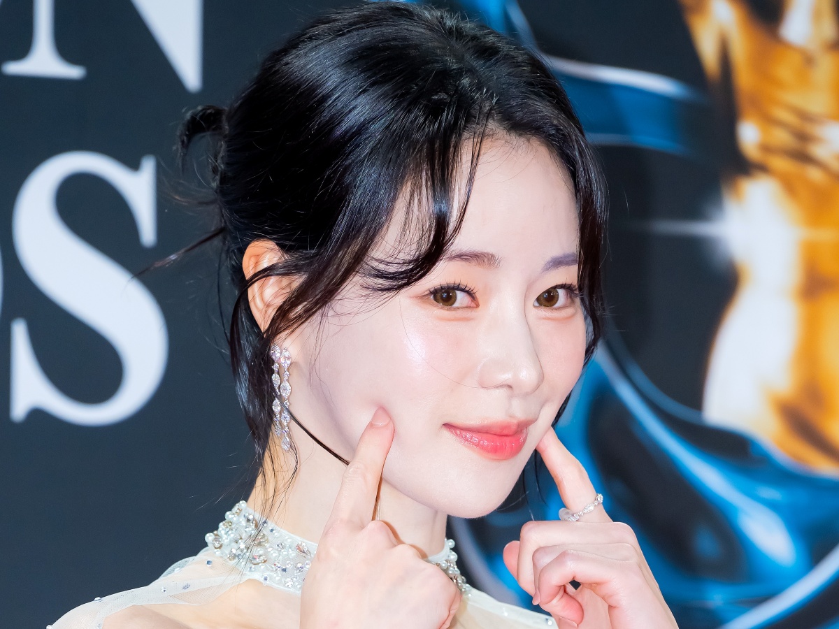 兵役中の“年下恋人”も心配…？イム・ジヨン、「二度見必至」な美しさに釘付け【PHOTO】