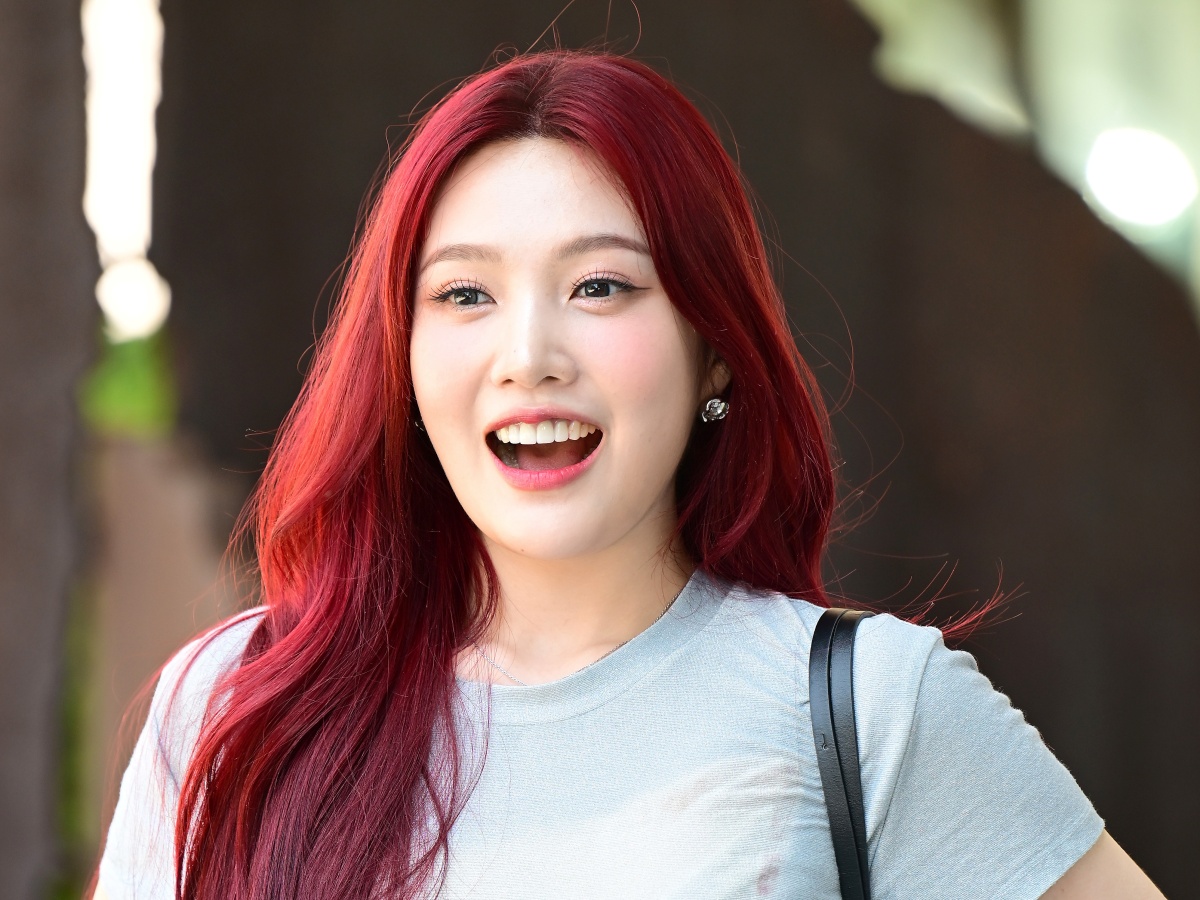 「名鉄ロケーションでこの美貌…」Red Velvet・ジョイ、“お忍び”日本旅行で春満喫！【PHOTO】