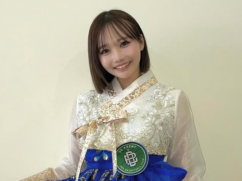 【写真】韓国プロ野球チアの野澤彩華さん、ユニ＆ホットパンツSHOTでファン魅了！圧巻美脚に「綺麗すぎ」の声