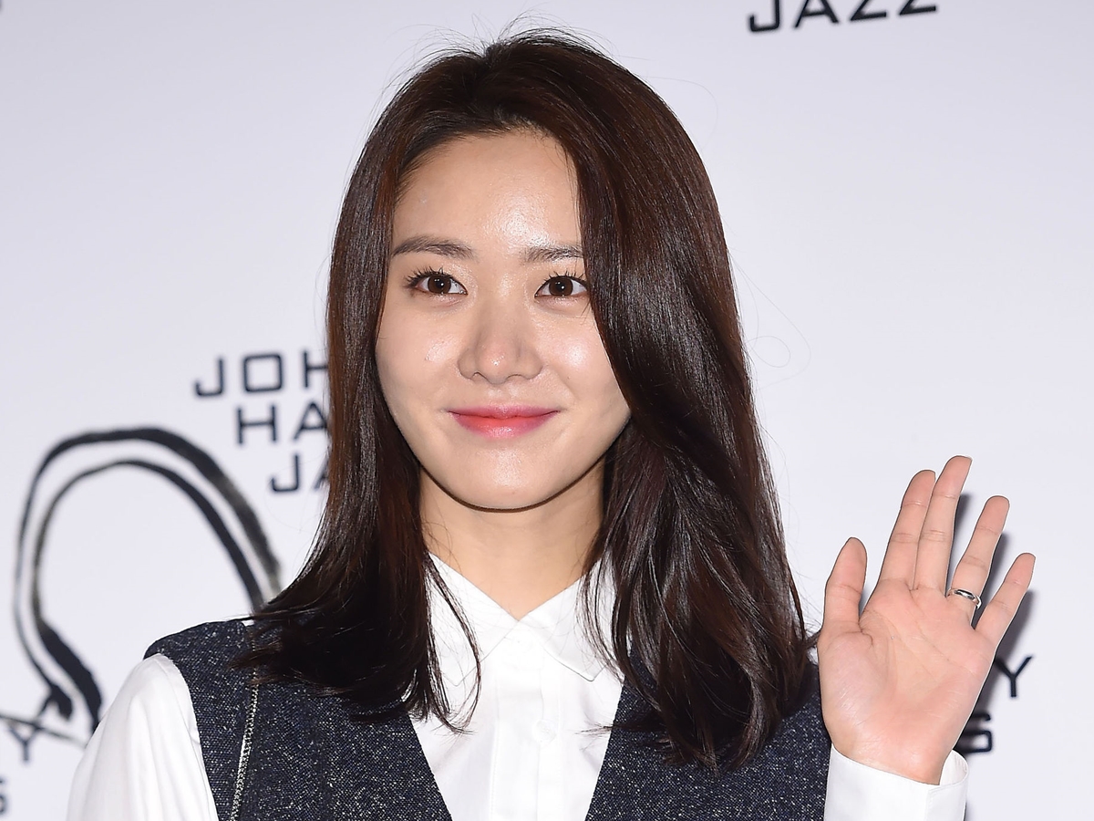 双子出産してこの美貌？シンママ韓国女優（32）、“出るとこ出てる”メリハリ体型に驚きの声【PHOTO】