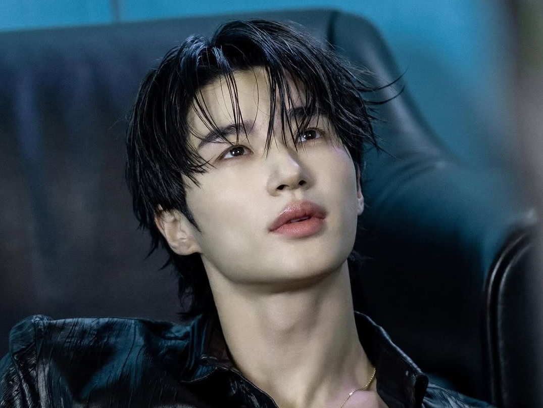 服がパツパツ…ビョン・ウソク、極限まで鍛え上げた肉体美に「二次元超えてる」の声