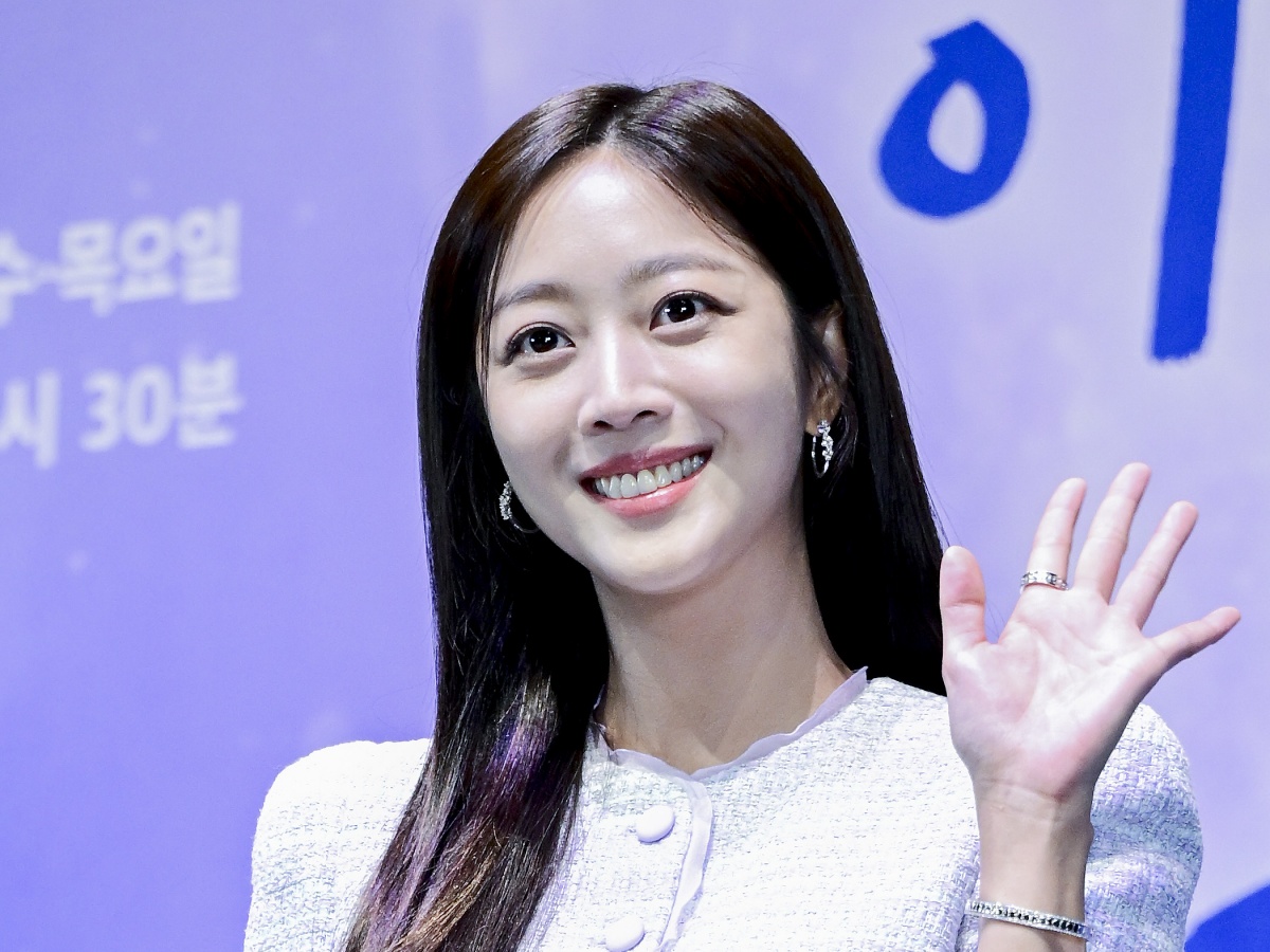 キム・スヒョンの“未成年交際”騒動で主演作が公開延期に…チョ・ボア、Netflix主演作は5月に公開へ