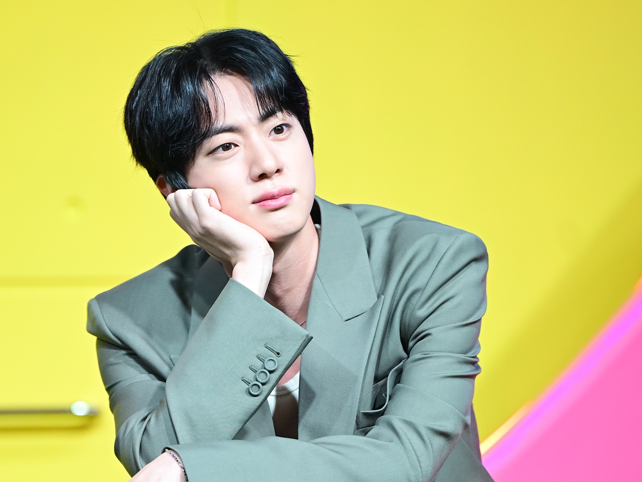 BTS・JIN、「最初は不安だったけど…」『キアンの破天荒ゲストハウス』最終回に感謝の想い