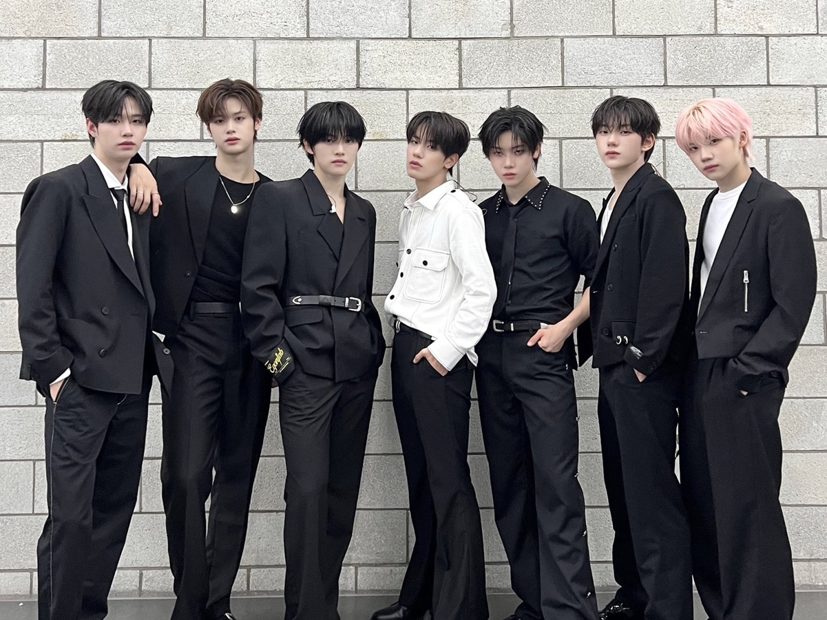 横浜・大阪公演も！デビュー直後に1位で話題のCLOSE YOUR EYES、初のファンミツアー開催決定