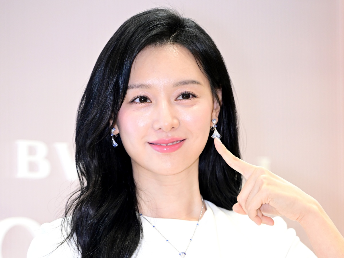 キム・ジウォン、春コーデで魅せた“最高級の優雅さ”…現在『ドクターX』リメイクへの出演を検討中