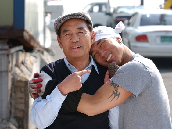 「俳優は舞台で死ぬべきだ」『砂時計』や『ホテリアー』『猟奇的な彼女』にも出演した韓国俳優、14周忌