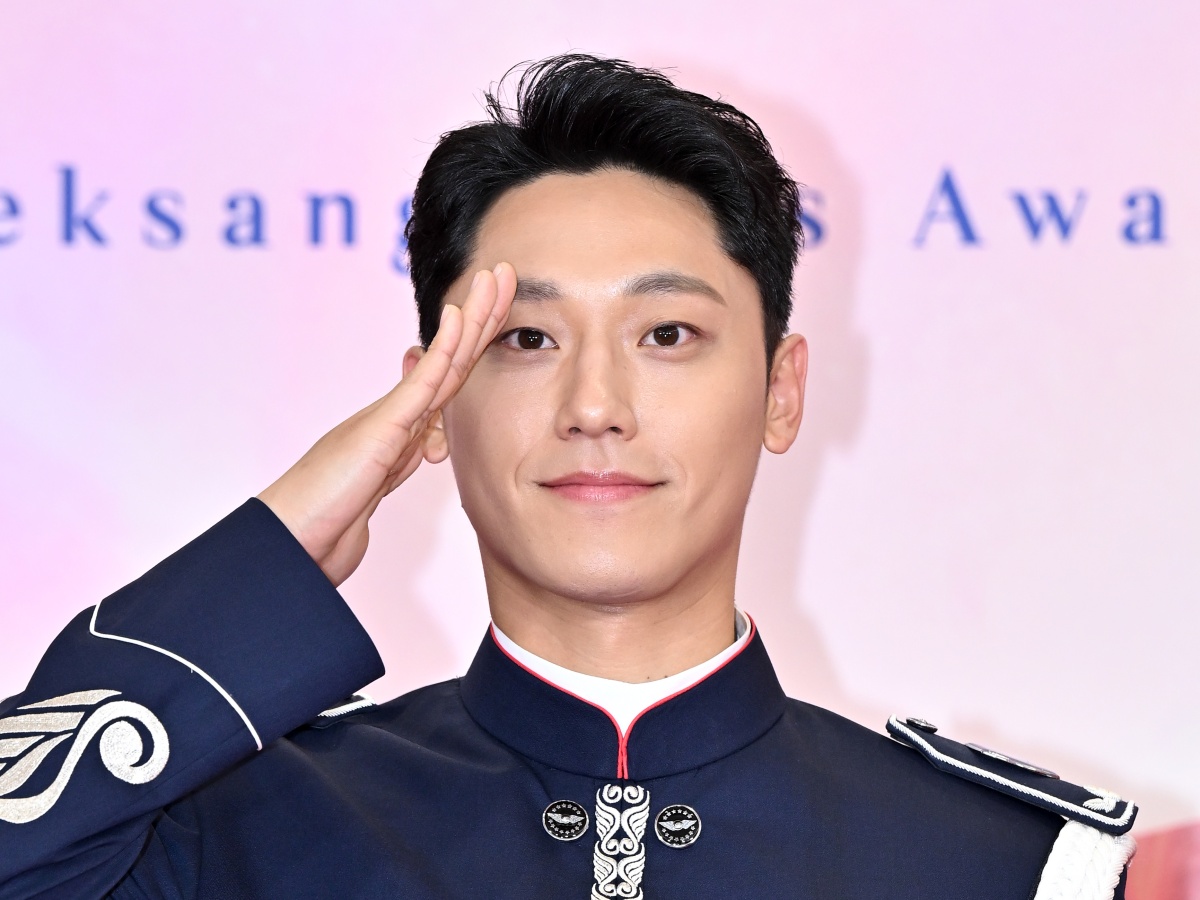 俳優イ・ドヒョン、本日（5月13日）除隊！5歳年上の恋人も歓喜、広告業界からもすでにラブコール絶えず