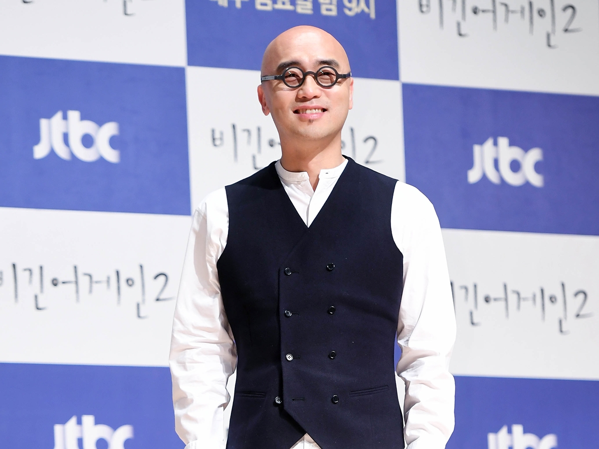 前大統領退陣を訴えていた韓国歌手、政府イベントから突如出演取り消し通告「“ブラックリスト”か」