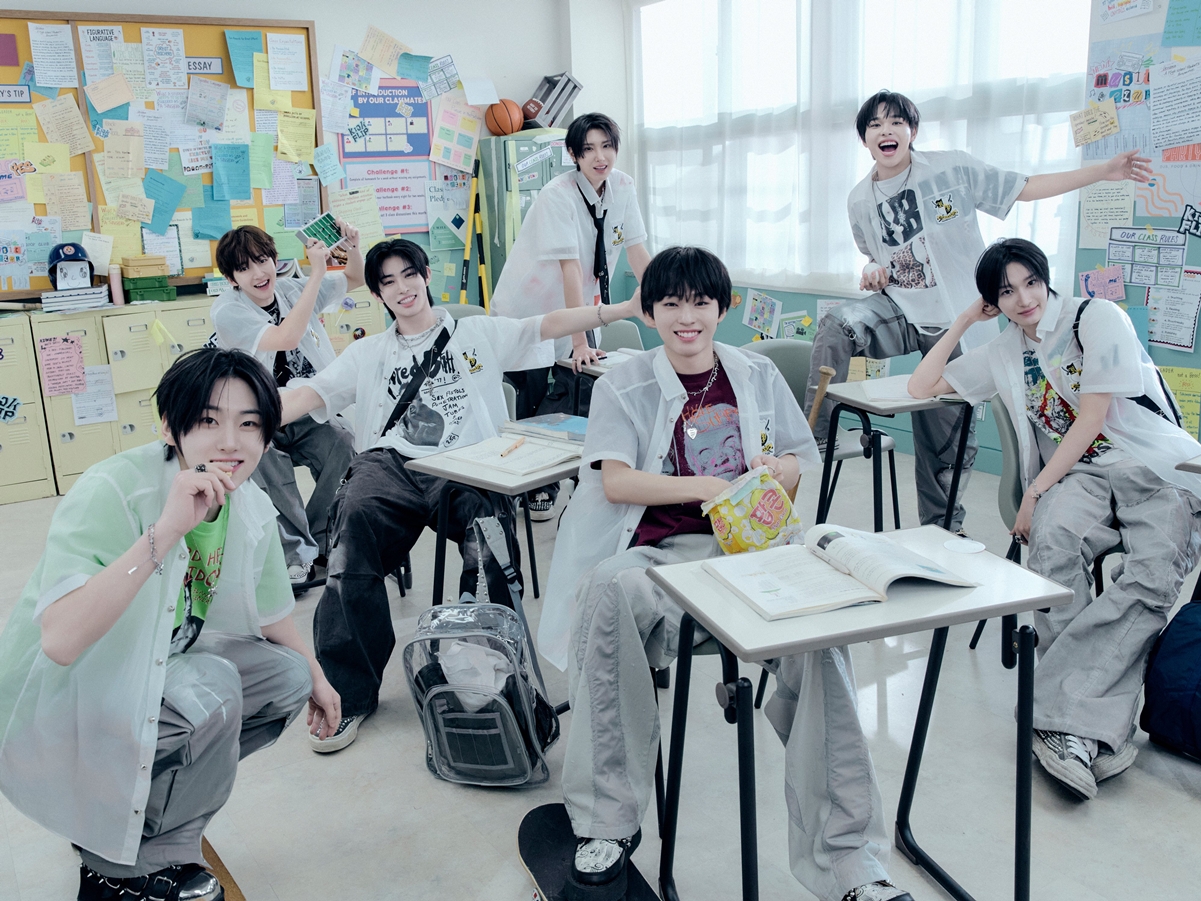 制服姿が爽やかすぎる！JYP新ボーイズグループ KickFlip、2ndミニALコンセプトフォト公開