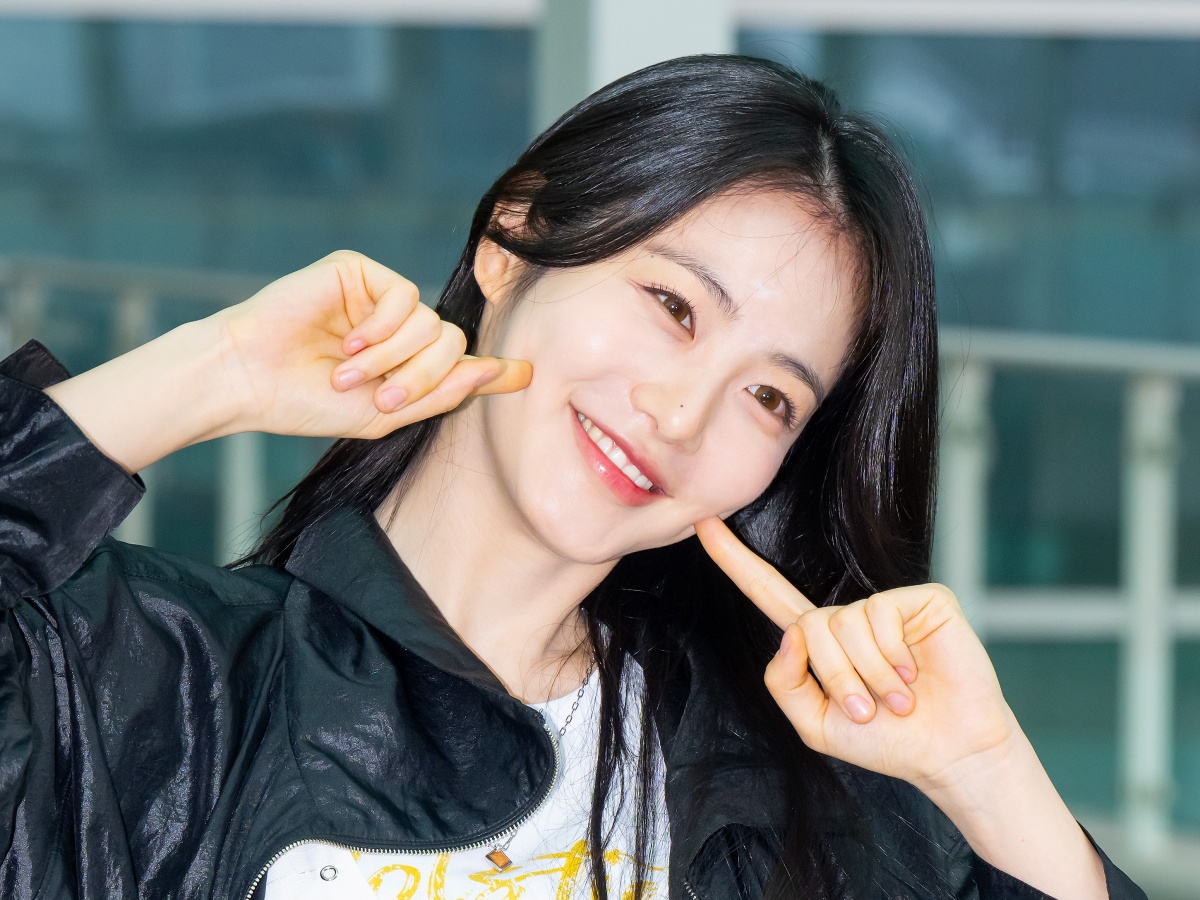 『ザ・グローリー』“いじめっ子”女優シン・イェウン、人生初のファンミは大成功！プレゼントも手渡しで