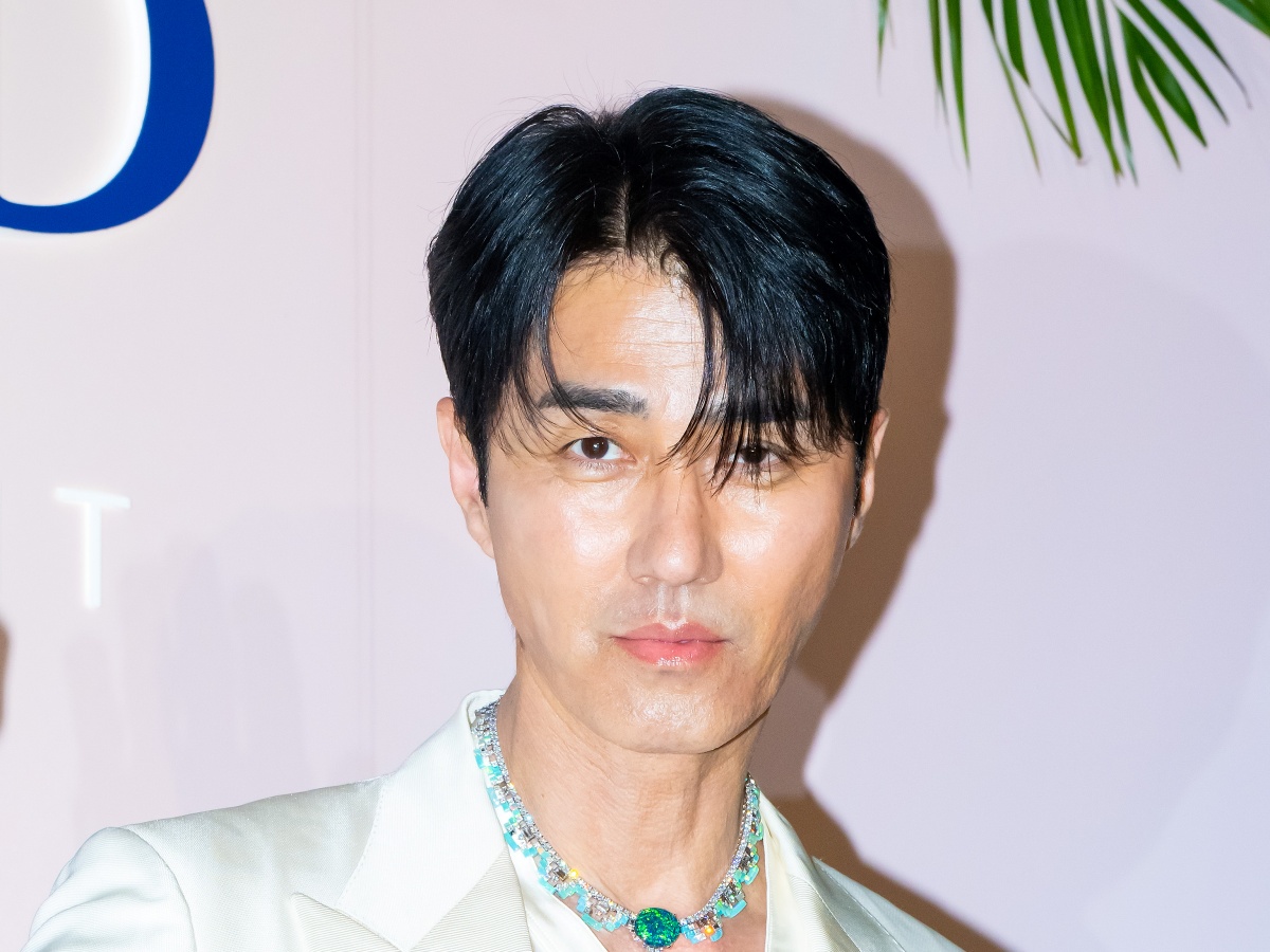 カリスマ俳優チャ・スンウォンの“素顔”…保護犬施設で見せた優しい笑顔と心温まる行動