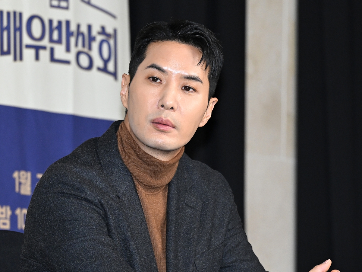 “12歳下”女優と交際中の俳優キム・ジソク（44）、「10年前に脳腫瘍が見つかっていた」と衝撃告白！