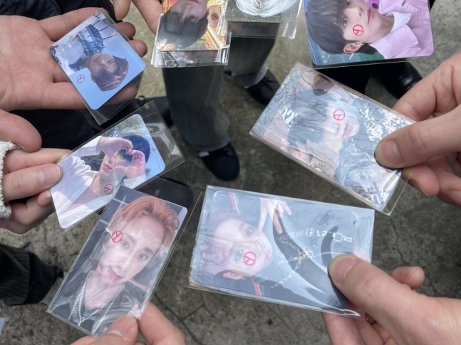 服の色や単語ひとつ、ピースサインで炎上も…選挙シーズン、韓国芸能人に“注意報”が発令されるワケ