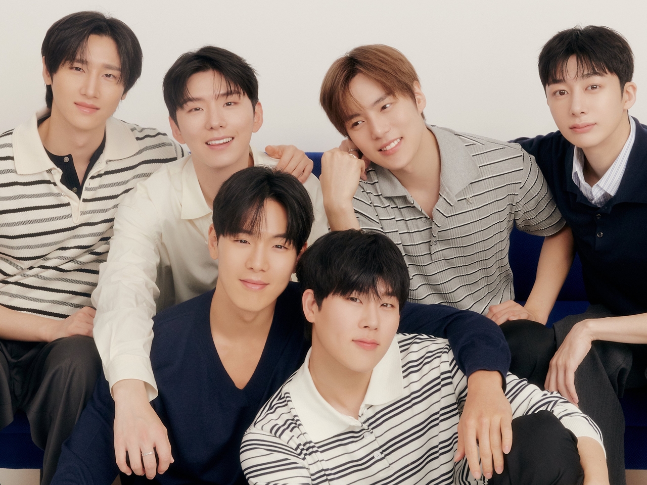 MONSTA X、デビュー10周年記念展示会を無料開催決定！仲の良さが際立つコンセプト写真公開