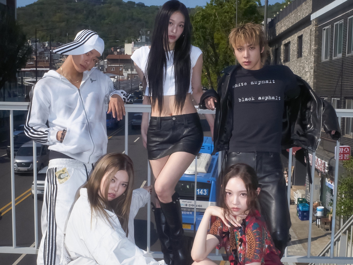 K-POP界で鬼門とされる「男女混合グループ」だが…“お嬢様アイドル”で話題のALLDAY PROJECT、チャート1位に