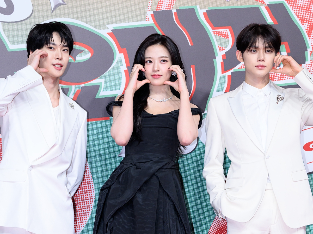 NCT・ドヨン＆TXT・ヨンジュン＆IVE・ユジン、最強トリオ再集結！2年連続「歌謡大典 Summer」のMCに