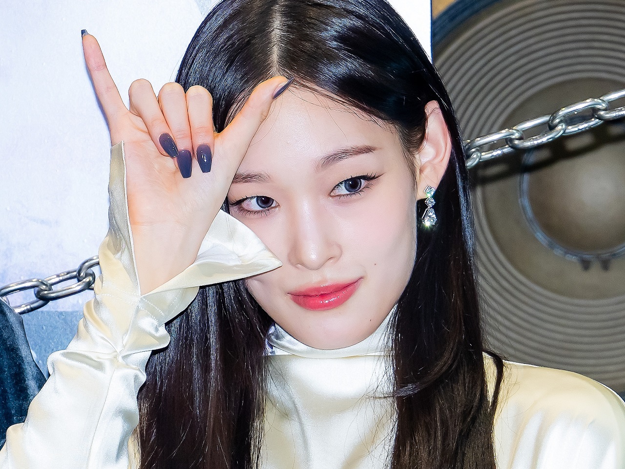 デビューのため米名門大に合格した“お嬢様K-POPアイドル”、財閥会長の母が「ガチのBIGBANGファン」と告白して話題