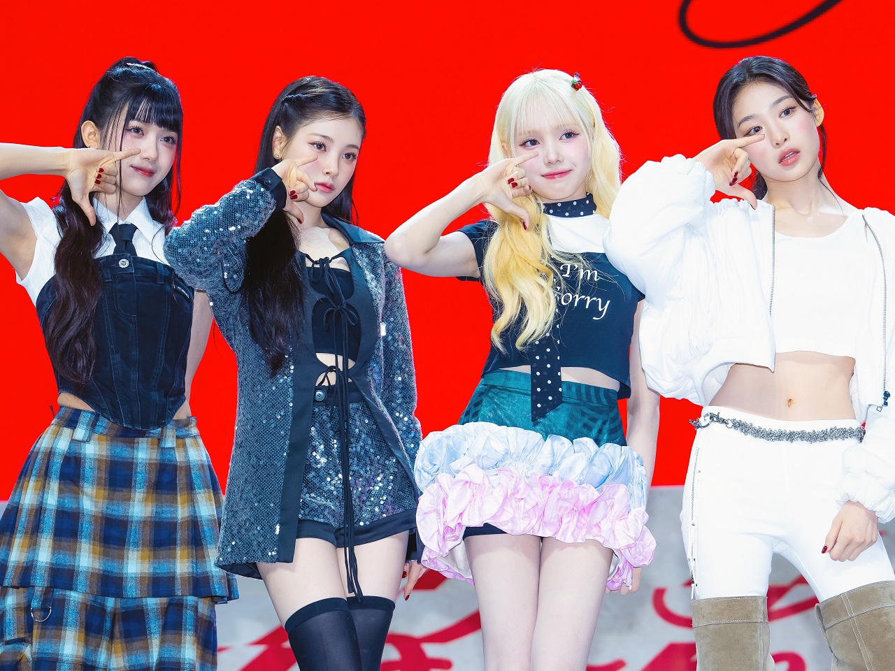 『江南スタイル』PSY事務所のガールズグループ「Baby DONT Cry」、雑誌『NYLON JAPAN』の表紙を飾る