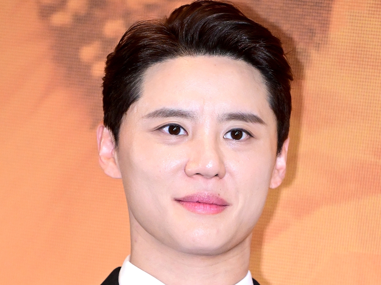 元東方神起ジュンス、兄の結婚式で“甥バカ”な姿が捉えられる！ジェジュンとともにとろける笑顔に