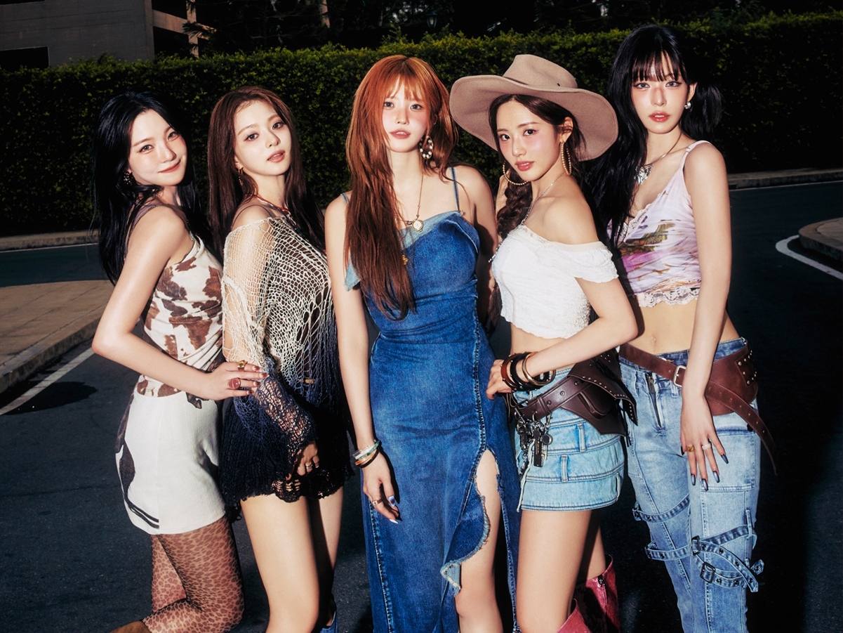 “5人体制で再始動”fromis_9、事務所移籍後初のカムバックに込めた思い「floverに恩返ししたい」【一問一答】