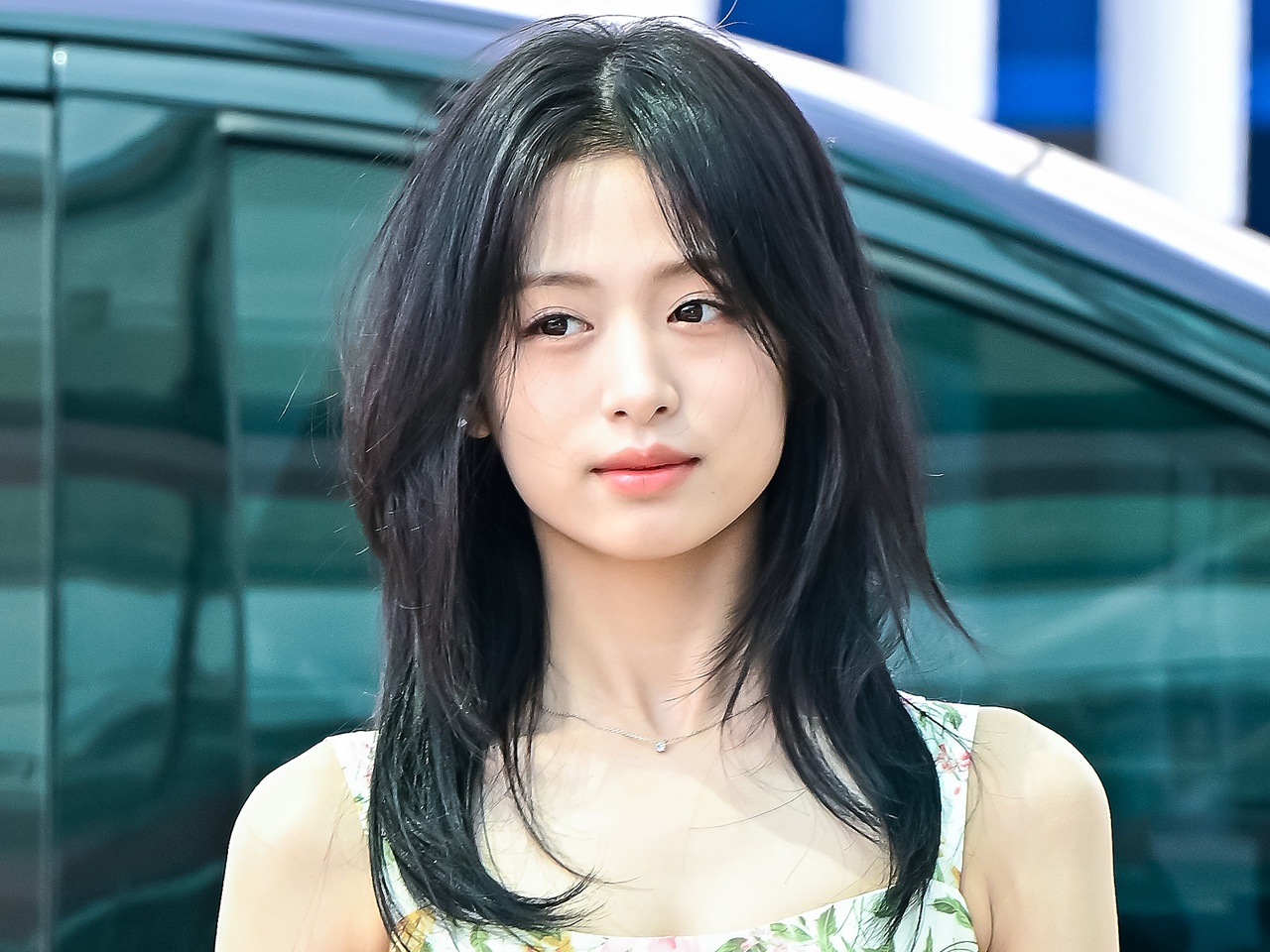 激細ウエストに華奢な肩…BABYMONSTER・アヒョン、“スタイル無双”ショットに反響続々【PHOTO】