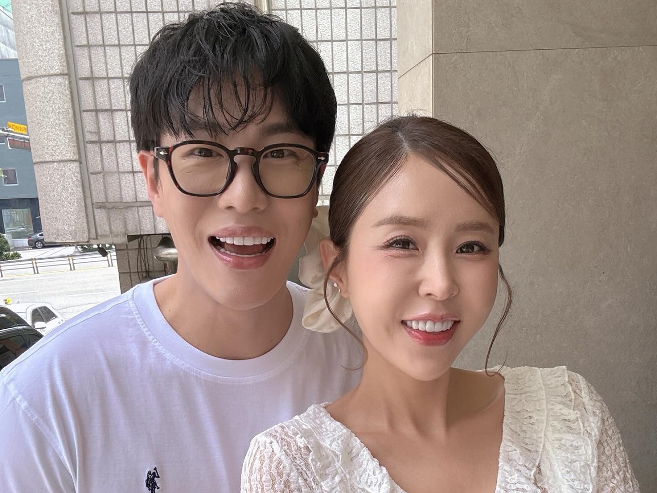 「やめて！」結婚を発表するや否や“疑惑のデパート”になった韓国歌手、元妻との協議離婚書まで持ち出し釈明