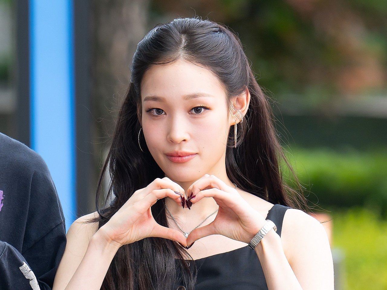 「お年玉はいくらだった？」ガチの財閥家の“お嬢様”K-POPアイドル、その返答とは　頭脳もバツグン