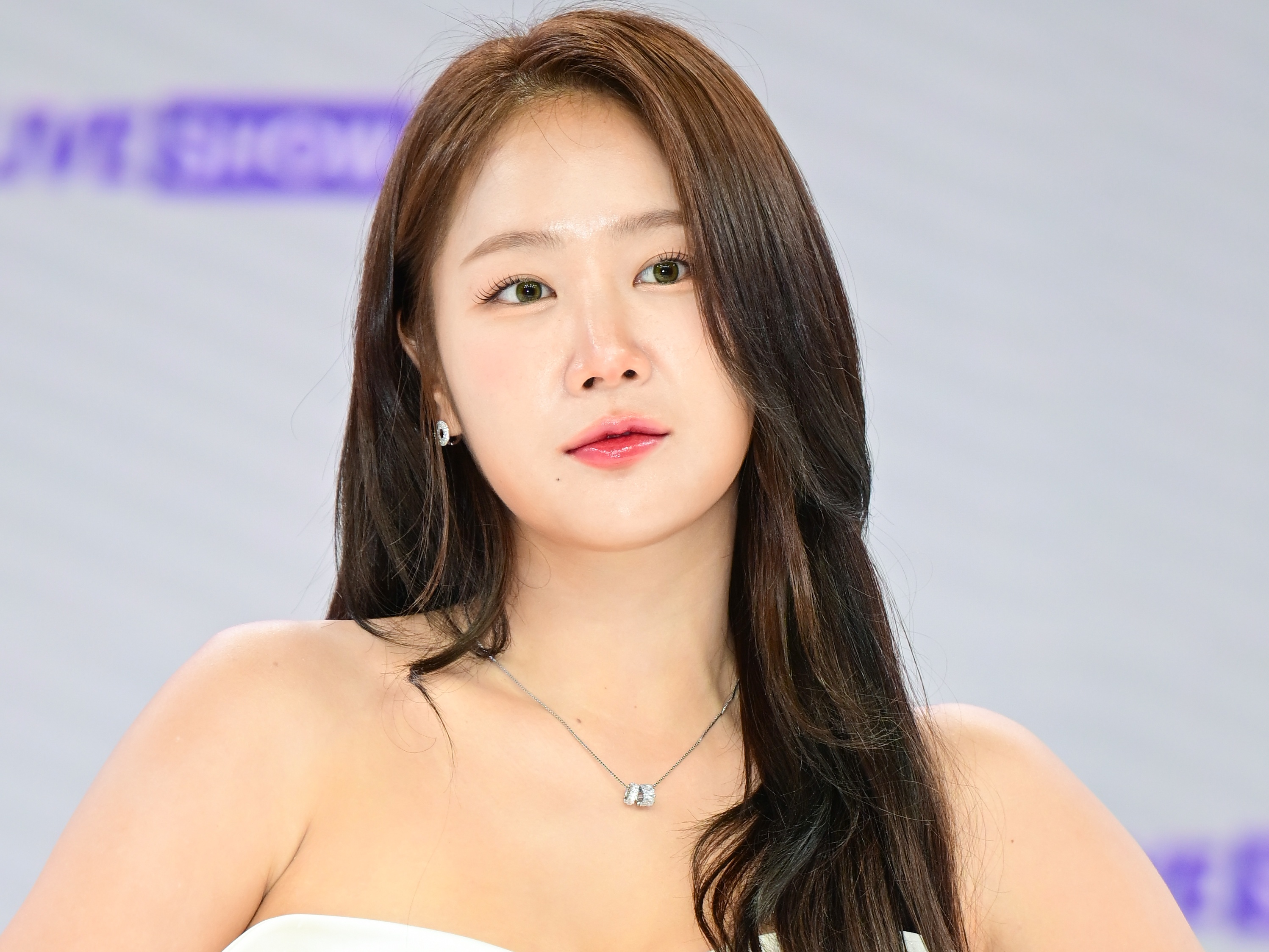 整形疑惑も話題に？“元祖サマークイーン”ソユ、“びしょ濡れ”フェスに初出演！