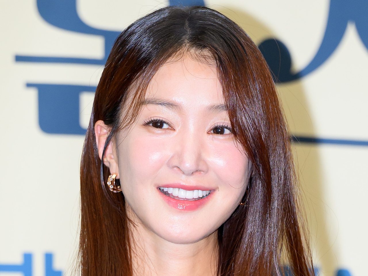 「韓国人の常識が疑われる」ほどのマナー違反で炎上の韓国女優、軽く謝罪しキャンプ満喫