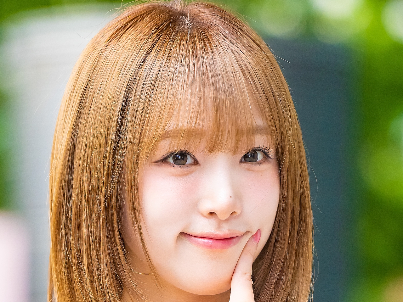 IZ*ONE出身チェ・イェナ、ストリートカジュアルブランドのモデルに抜擢！多様な着こなしに注目