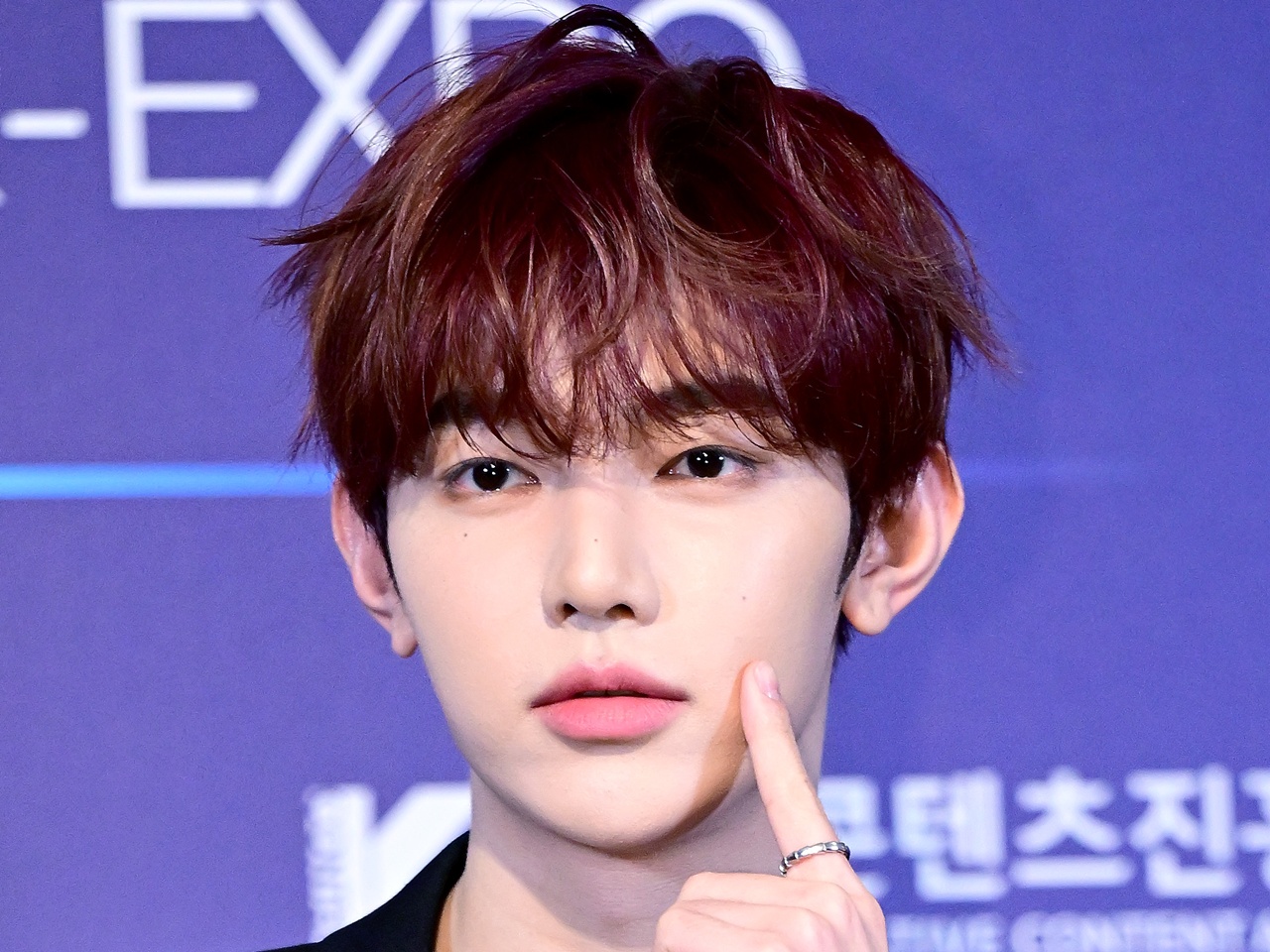 ZB1ジャン・ハオ、ブラックスーツで魅せた大人の色気「カリスマオーラ全開…」【PHOTO】