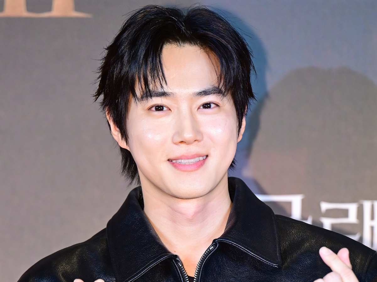 EXO・スホ、新曲『Golden Hour』で“成熟した感性”を披露！4thミニアルバムで作詞に参加