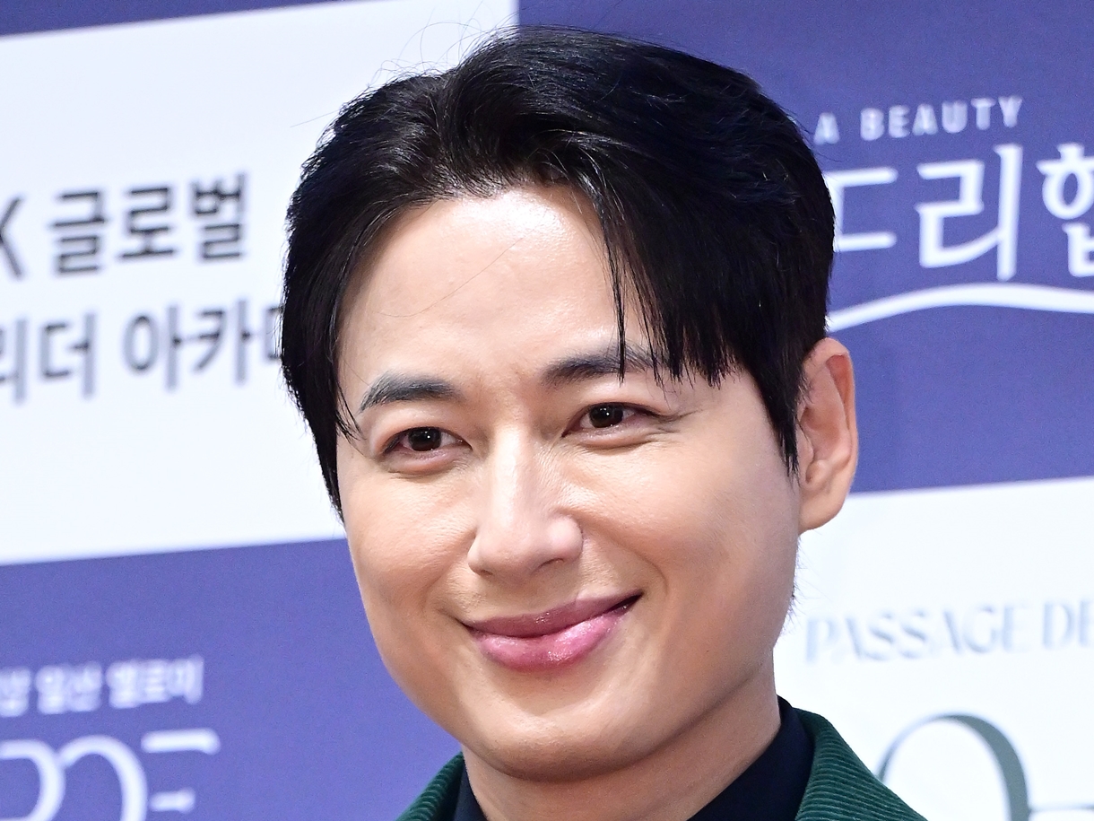 “14歳下の日本人ファン”と結婚した韓国俳優、10年間悩む症状を告白　娘のレーザー治療にも言及