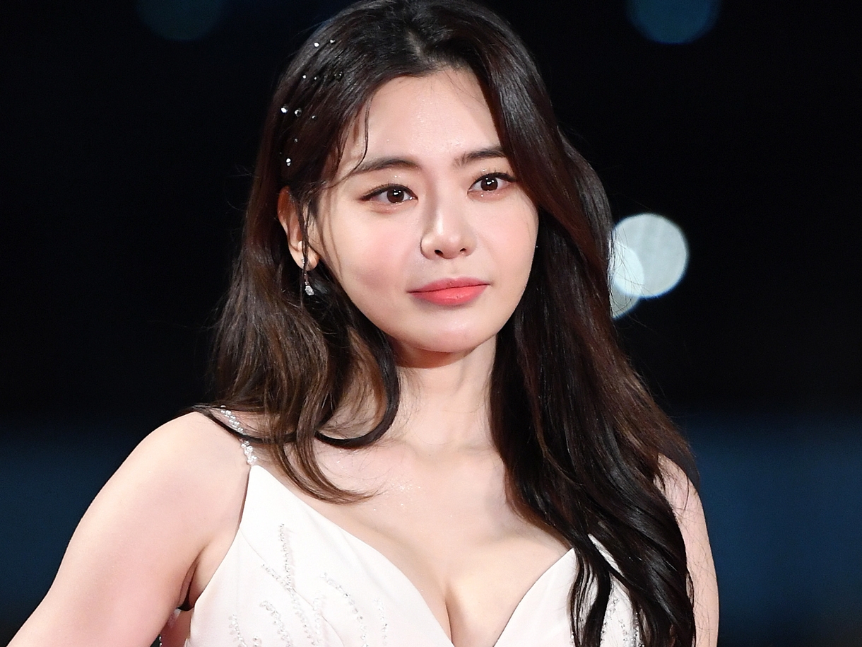 “女性が金に反応する過激配信”で稼いだのは50万円ぽっち…「億超え借金」の韓国声優が釈明、昨年離婚