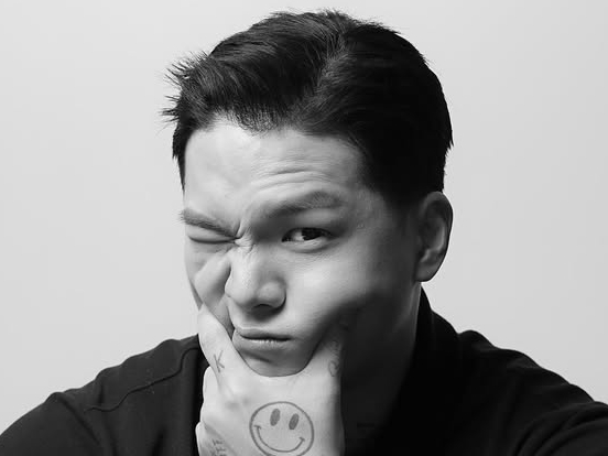 「男でもセクハラ受ける」芸能界の闇暴露した元K-POPアイドル、新事務所と専属契約を締結