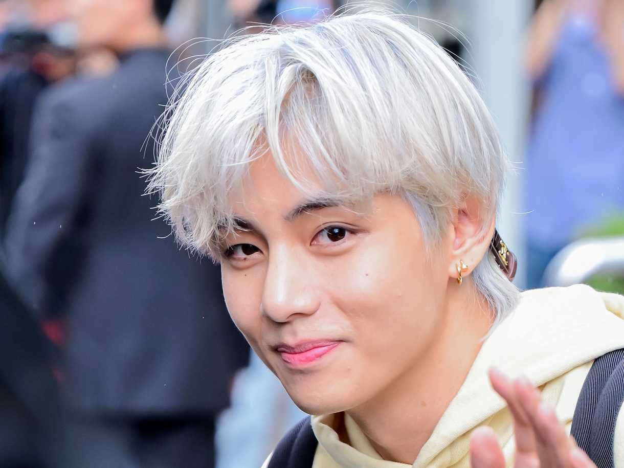 BTS・Vの写真を無断使用で物議…“『冬ソナ』ロケ地”の広報資料に所属事務所が指摘