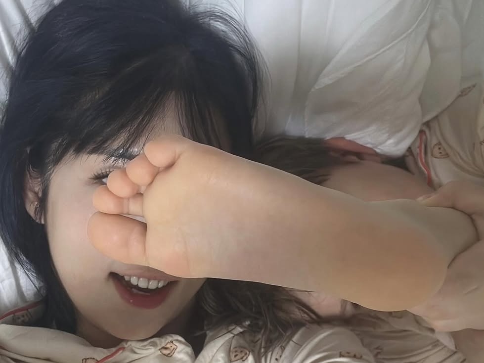 西洋男性の精子提供受け自ら“未婚母”に、韓国で活動の日本人タレントが愛息との日常を公開