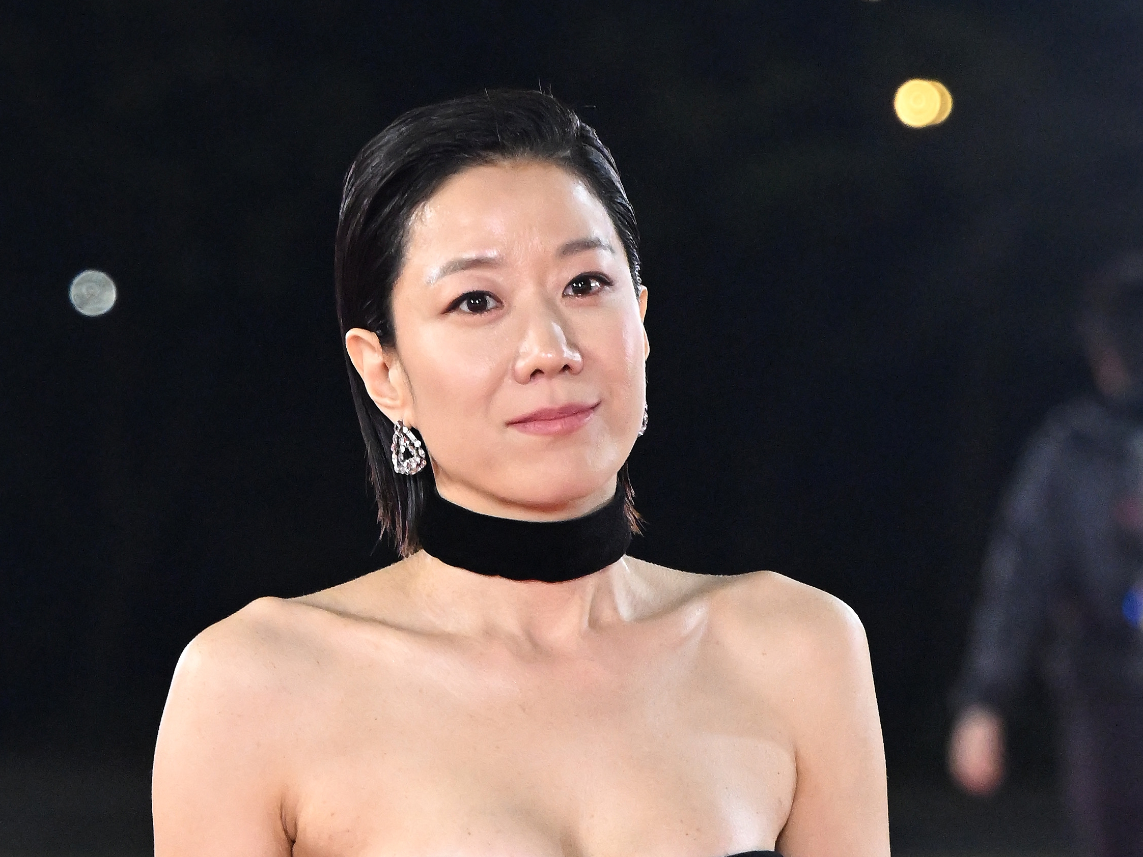 『パラサイト』出演の夫イ・ソンギュンさんを失ったチョン・ヘジン、新ドラマの制作発表会に登場 ついに復帰