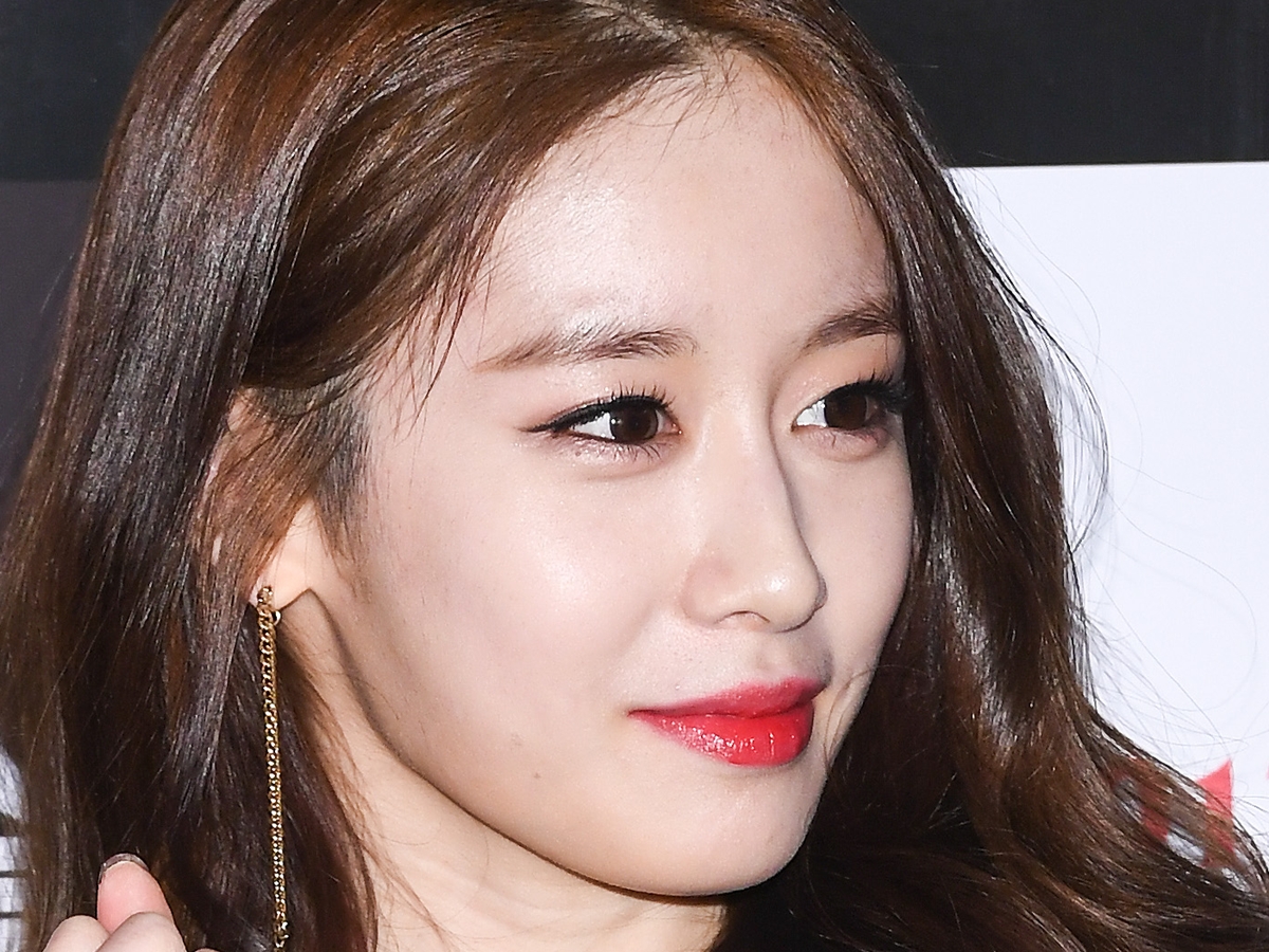 腕には個性的なタトゥー　プロ野球選手と結婚も約2年で離婚、“バツイチ”韓国アイドルが誕生日を満喫