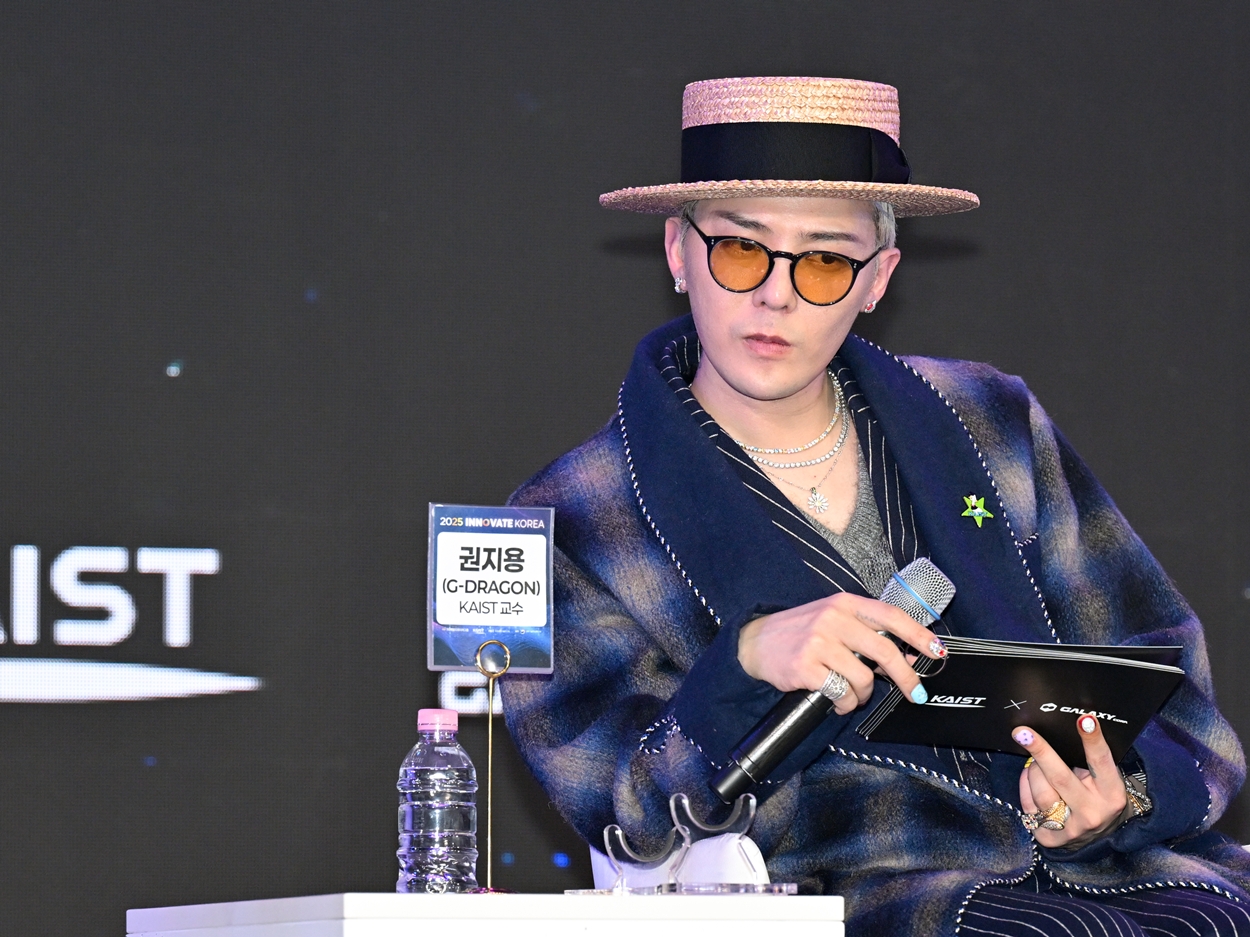 G-DRAGON、今年3月に発生した“73分”のコンサート遅延に言及「いっぱいいっぱいだった」