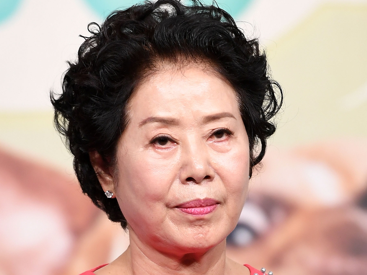 「キムチの臭いがすると鼻をつままれ、中指を立てられた」韓国女優（80）、ロスでの衝撃体験告白