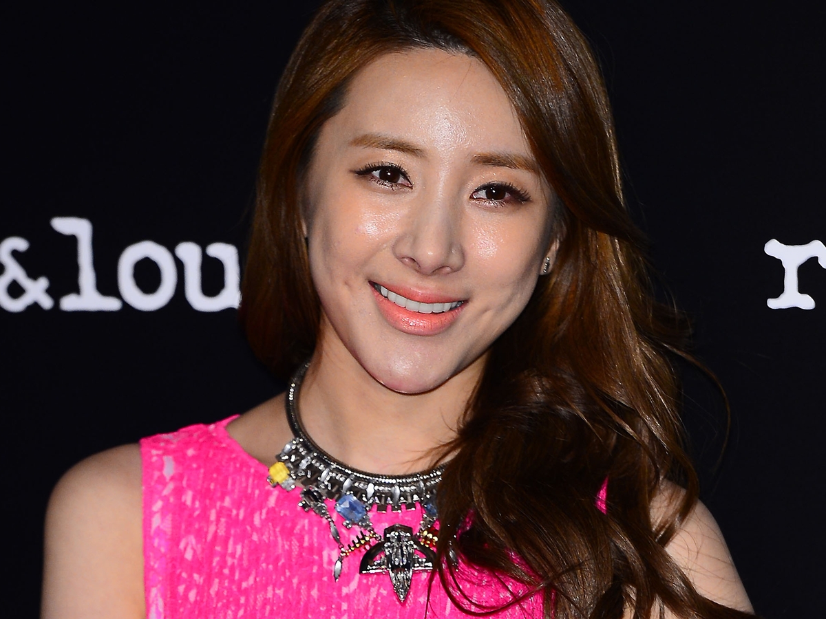38歳で“1000万円結婚式”も、2年ももたず超速離婚…韓国元アイドル歌手が歩む新たな道