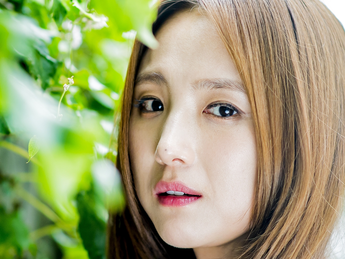 「首をつかまれ、ワゴン車に引きずり込まれそうに…」誘拐未遂でトラウマに、韓国元アイドル（46）の告白