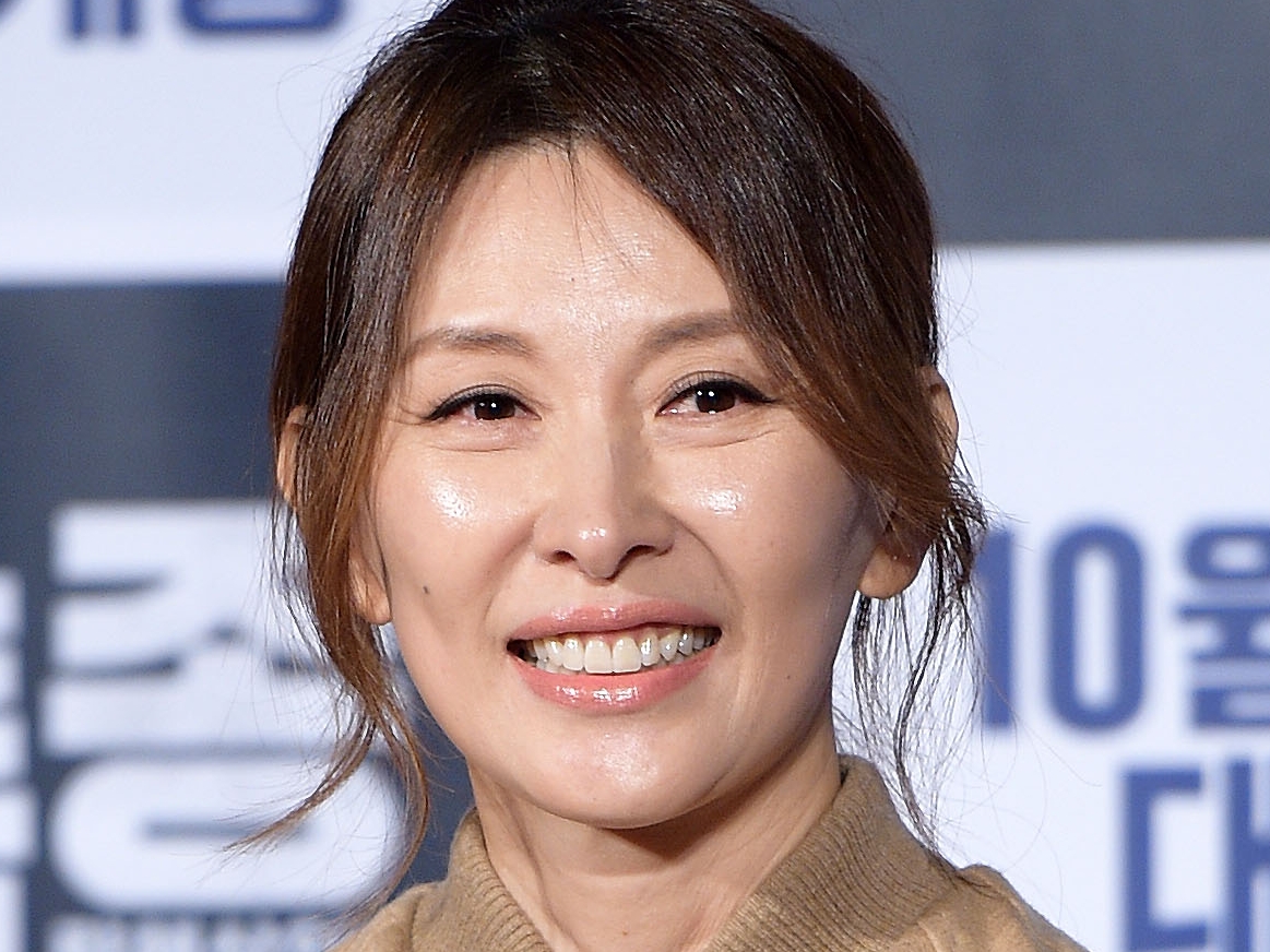 ベテラン韓国女優が自宅公開！意外と質素…と思いきや大量のエルメス