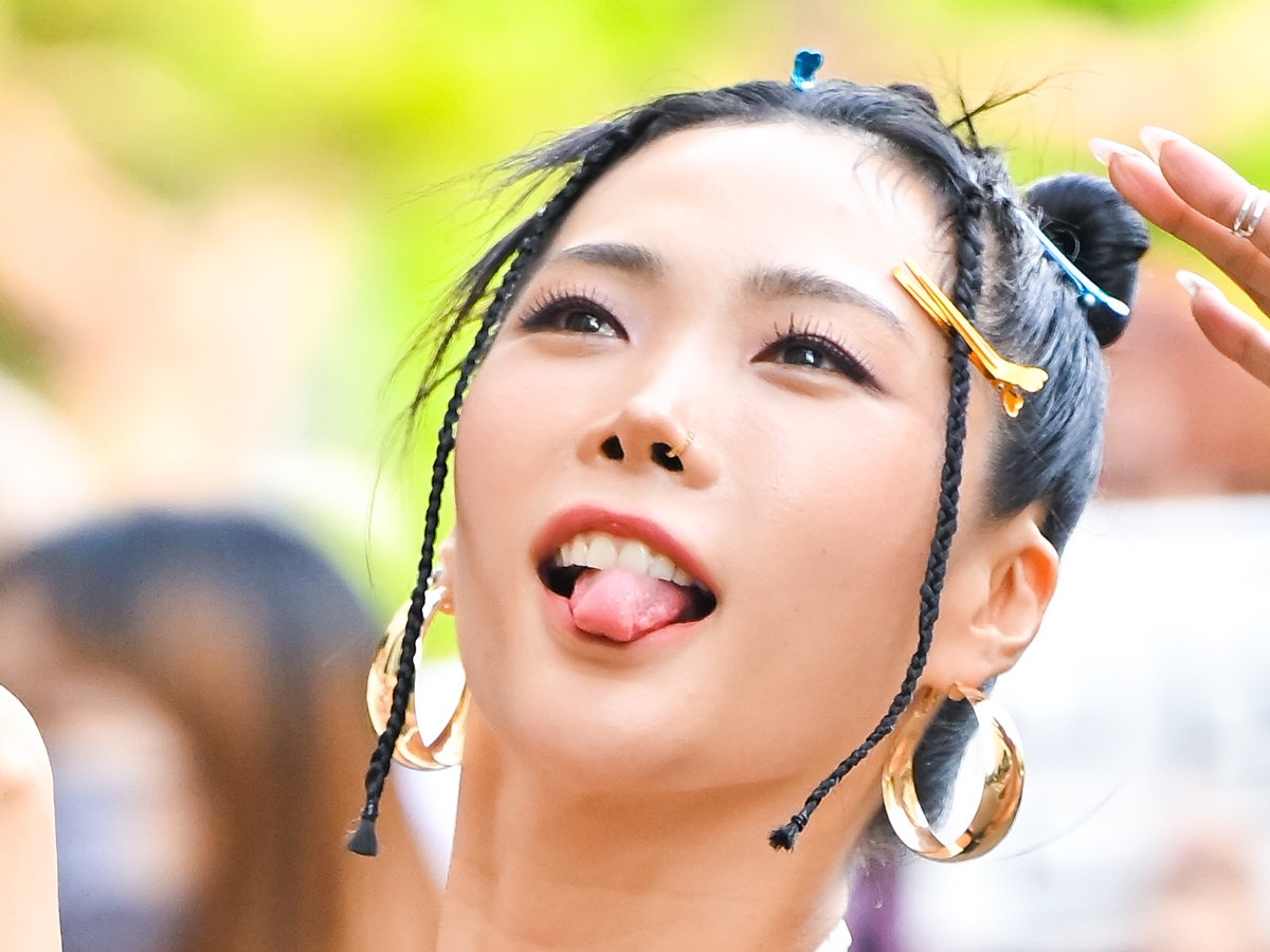 「国宝級」と絶賛の翌日に“性差別・セクハラ的発言”で大炎上…韓国ダンサーが謝罪「未熟さを痛感」