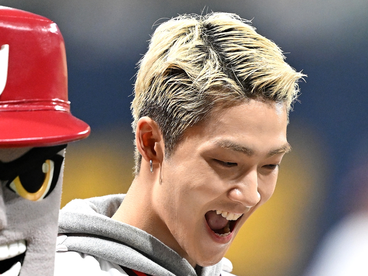 始球式後に“他球団応援”で物議…THE BOYZ・ケビンが謝罪「軽率な言動で不快にな思いを」