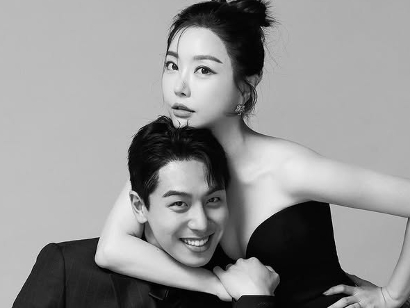 体外受精の過程をユーチューブで公開、40歳韓国女性歌手が“双子の娘”を無事出産！夫は10歳下俳優